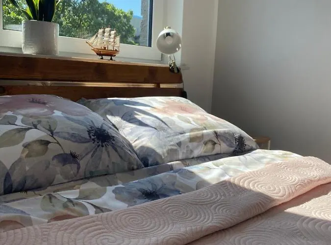 Marine Penelopa Silver 公寓